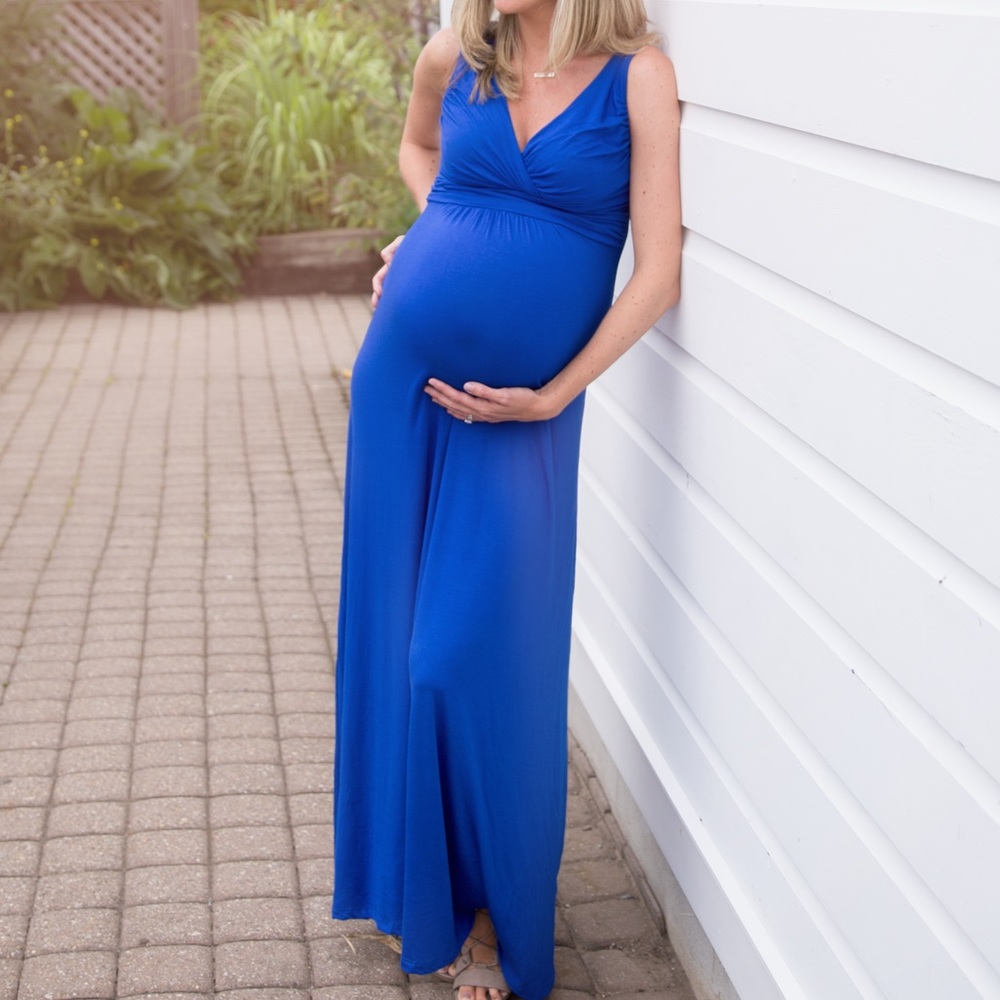 S maternity dress perfect for photos and baby shower